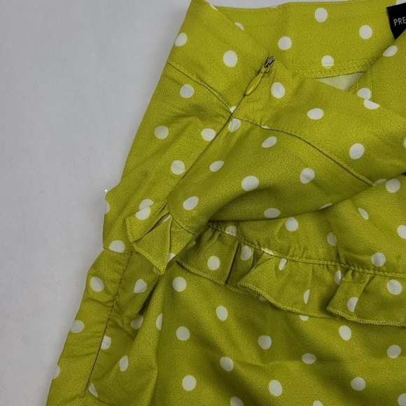 NWT lime polka dot frill trim high waisted shorts - Picture 4 of 6